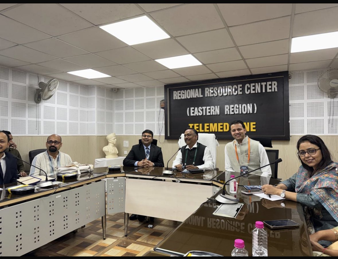 Garg_H's tweet photo. Happy to share I was invited to host a workshop on ‘Smart AI tools for smart research’ at NCAIHC held at BHu..housefull workshop…we all enjoyed and learnt so many things together…thanks for opportunity @BenarasNews  @MaxHealthcare https://t.co/30hg98i0Fu