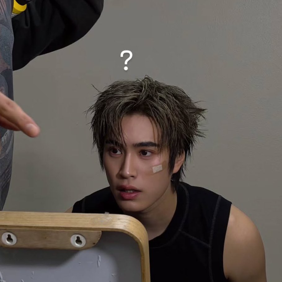 อยากให้ไปฟชวพรุ่งนี้เลยอ่ะ กลัวผมฮียาว กลัวฮีย้อมสีกลับ 🤕