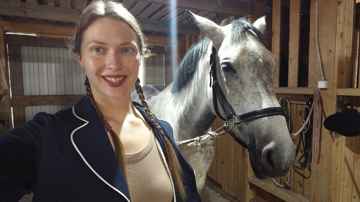 Polina S tweet media