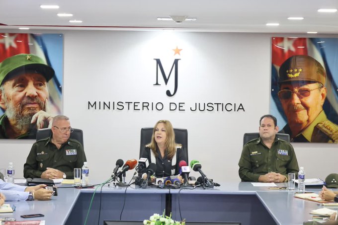 Ministra de Justicia Rosabel Gamón ratificó en conferencia de prensa que #Cuba mantiene politica de tolerancia cero ante trafico de drogas. A pesar de nuestra ubicación geografica, no somo país productor, ni almacen, ni de tránsito de drogas hacia terceros. #ContraLasDrogasSeGana