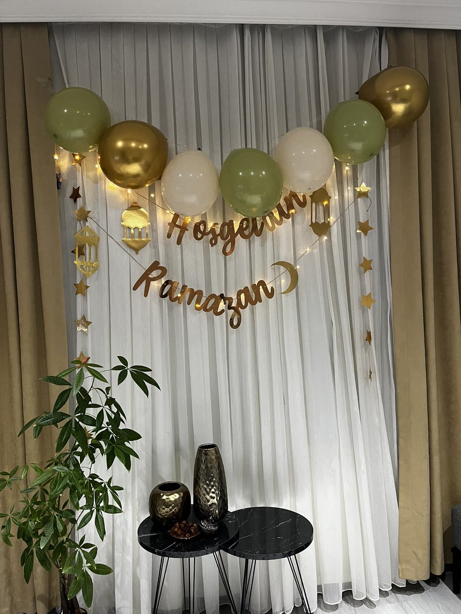 İnsan yorulur.
“Ramazan” gelir,
Allah toparlar..🌙🌸