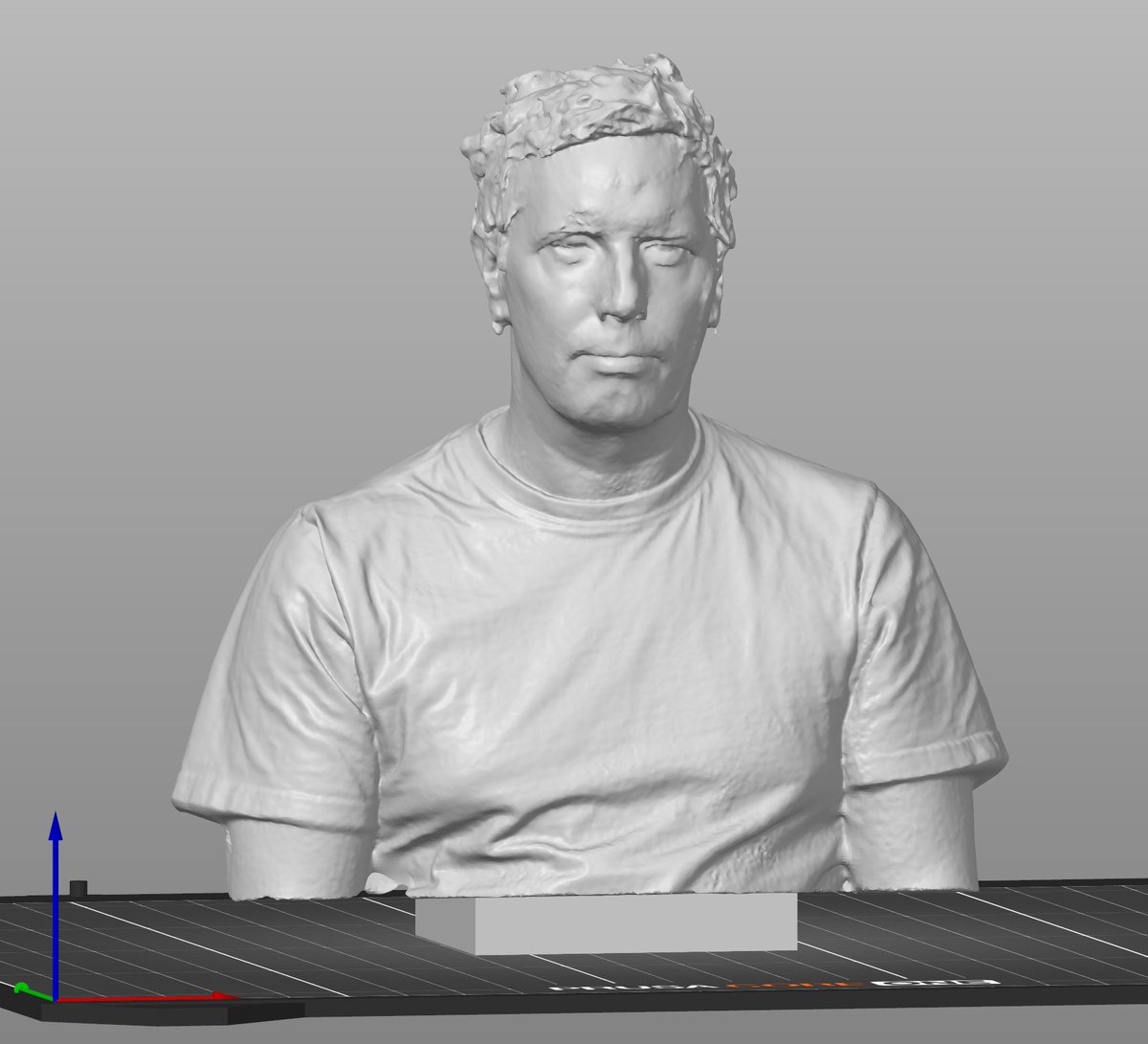 framboise314's tweet photo. JM de @Makemefamily s’est prêté au jeu du scan 3D 😄
Résultat : un buste complet capturé au #SermoonS1 de @Creality3dP Scanner, nettoyé sous Meshmixer, STL prêt à imprimer !
Passage du réel au numérique en quelques minutes…
Prochaine étape : JM en plastique 🖨️😉
#Scan3D https://t.co/k46Uml1mKZ
