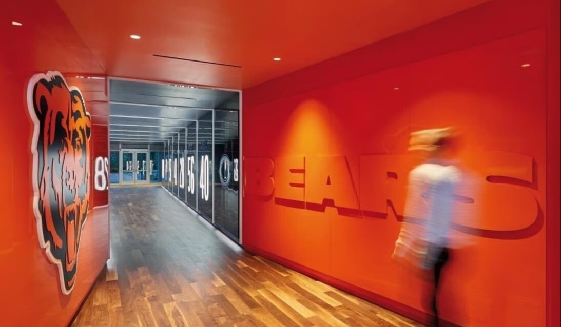 A PLAYBOOK for the Modern Workplace: If sports venues are designed to energize people, build community and support performance. Those same principles can reshape the workplace. #modernofficedesign hubs.ly/Q043q-vd0