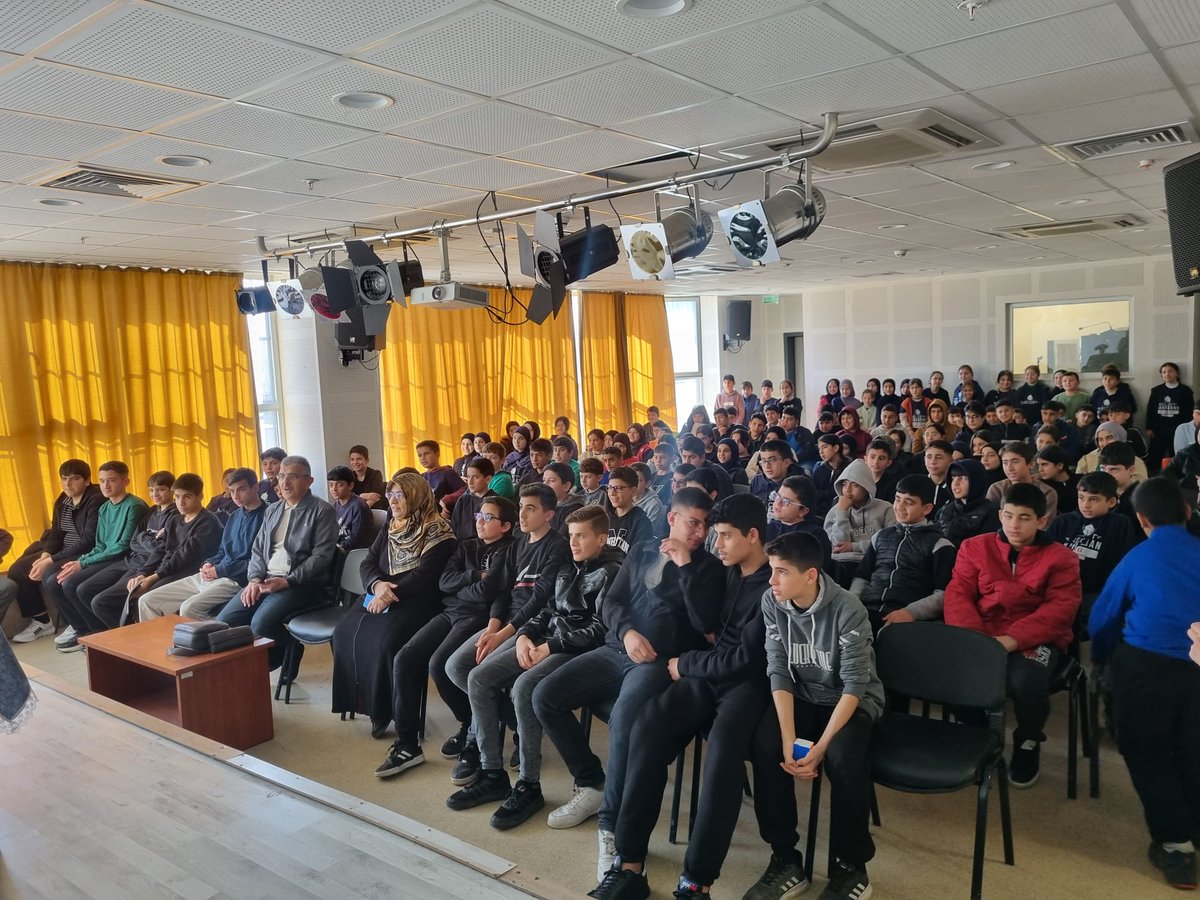 Adana İmam Hatipliler Derneği (ADİMDER) olarak, Dr. İlker Telli'yi Adana Seyhan Necdet Kahraman AİHL öğrencileriyle buluşturduk. Dr. Telli, öğrencilerimize yönelik gerçekleştirdiği “İlahi Hikmet’in İzinde Doktor Olmak” konulu konferansındandan dolayı hocamıza teşekkür ediyoruz.