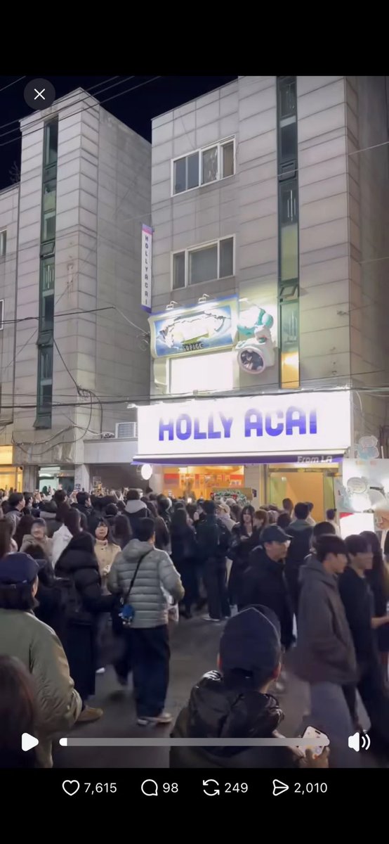 parkenfp's tweet image. yo is this a concert or what?😭