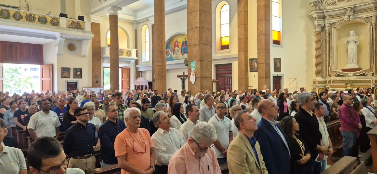 Desde la Basílica San Pedro Apóstol de Caracas, miembros de la Dirección Nacional, dirigentes de la unidad y compañeros recién excarcelados, acompañamos la misa por la reconciliación nacional y libertad plena de todos los presos políticos, civiles y militares.
