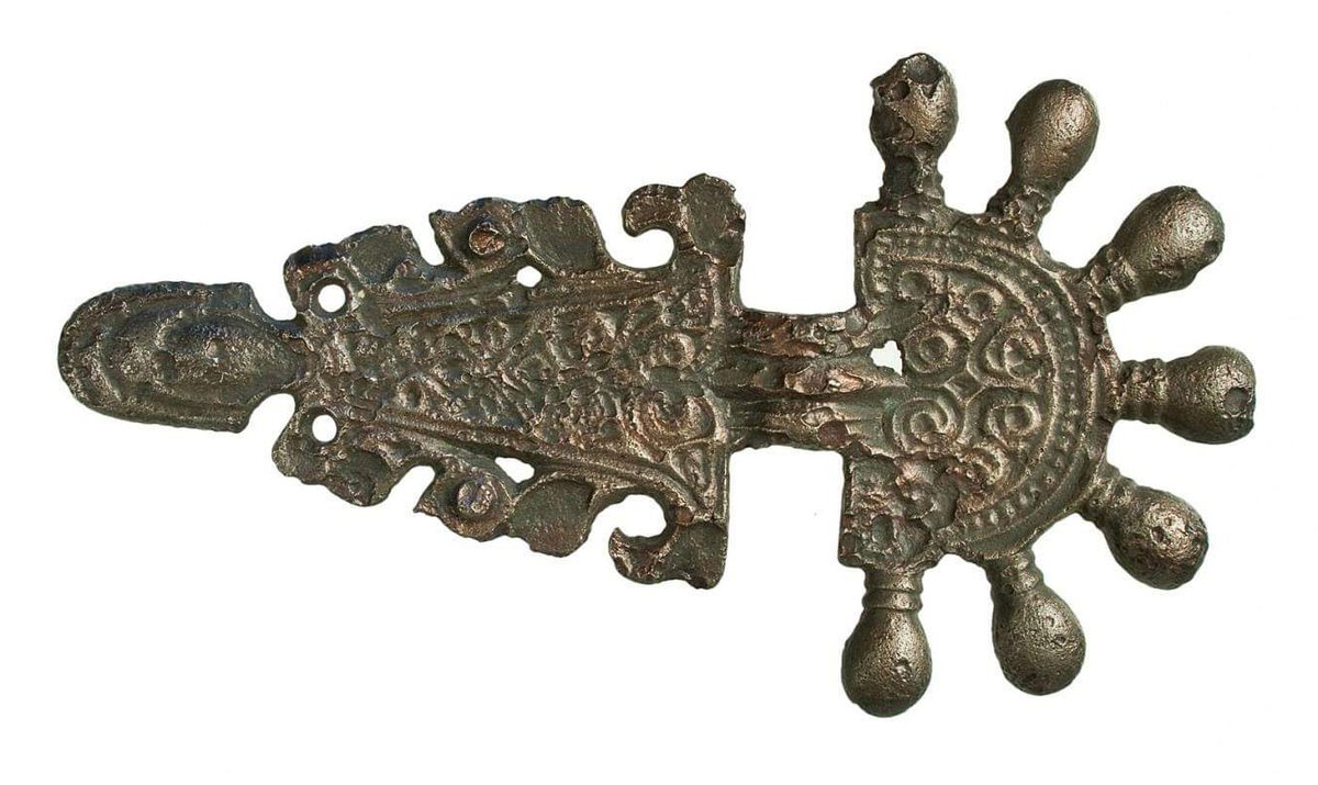 The praised Slavic fibula from Velesnica, Serbia. Functional attire elements such as this VI-VII century bronze fibula are defining elements of old Slavic material culture. Image: National Museum Belgrade.