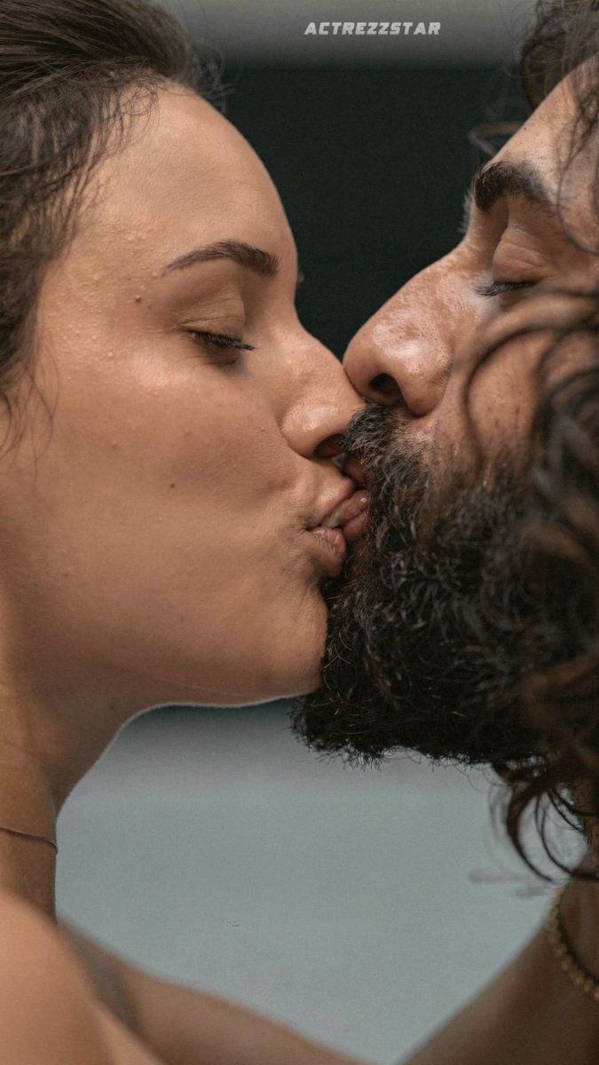 6 retweet vantha 
Space