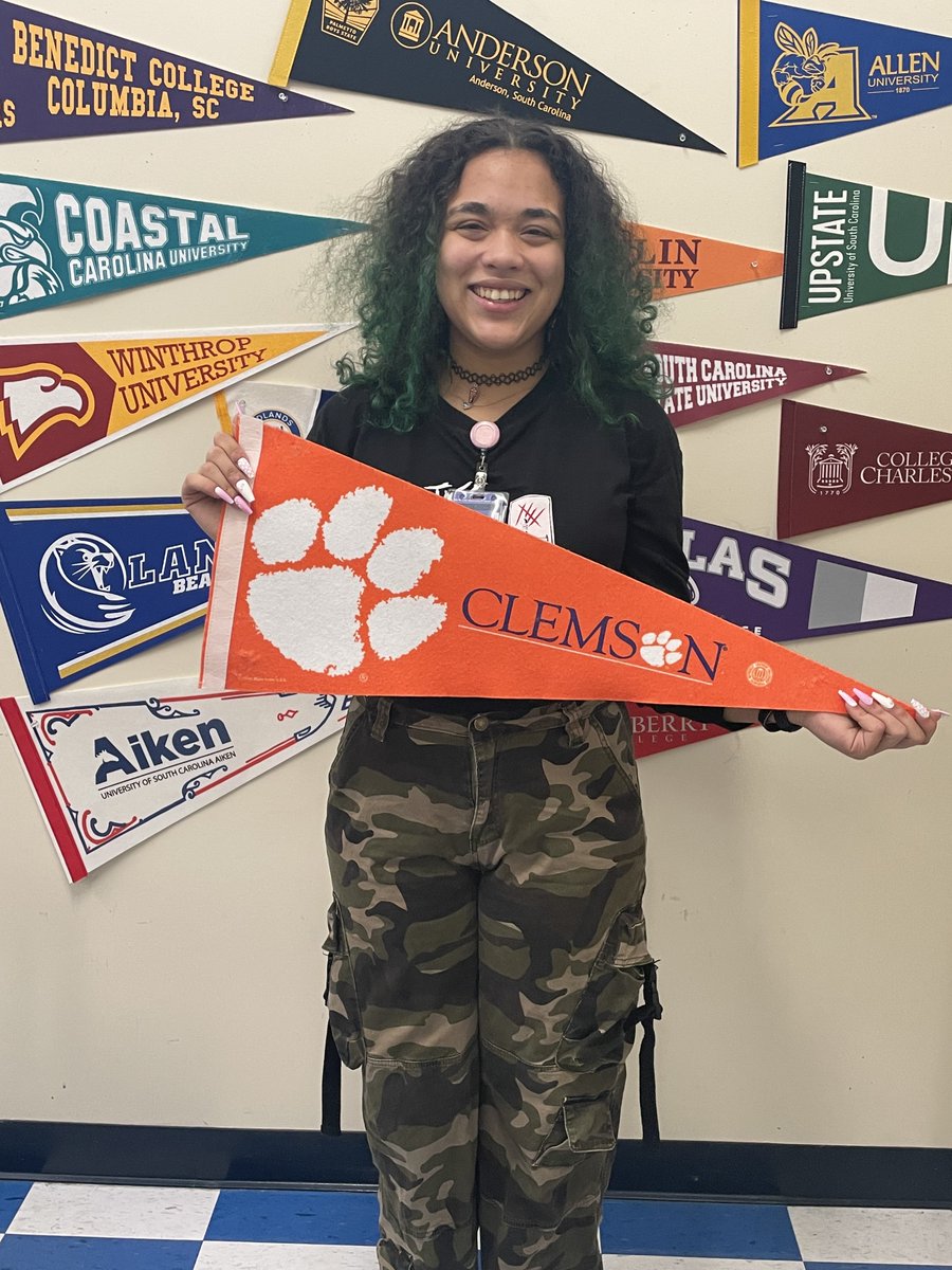 Congratulations Isabella <a href="/RNECavaliers/">Richland Northeast HS</a> acceptance <a href="/ClemsonUniv/">Clemson University</a>! She’s a member of <a href="/RNEAthletics/">Richland Northeast Athletics</a> Girls Tennis <a href="/PCA_RNE/">PCA</a> Band and RNE Students Against Hate Club. Future major: Engineering #womeninSTEM