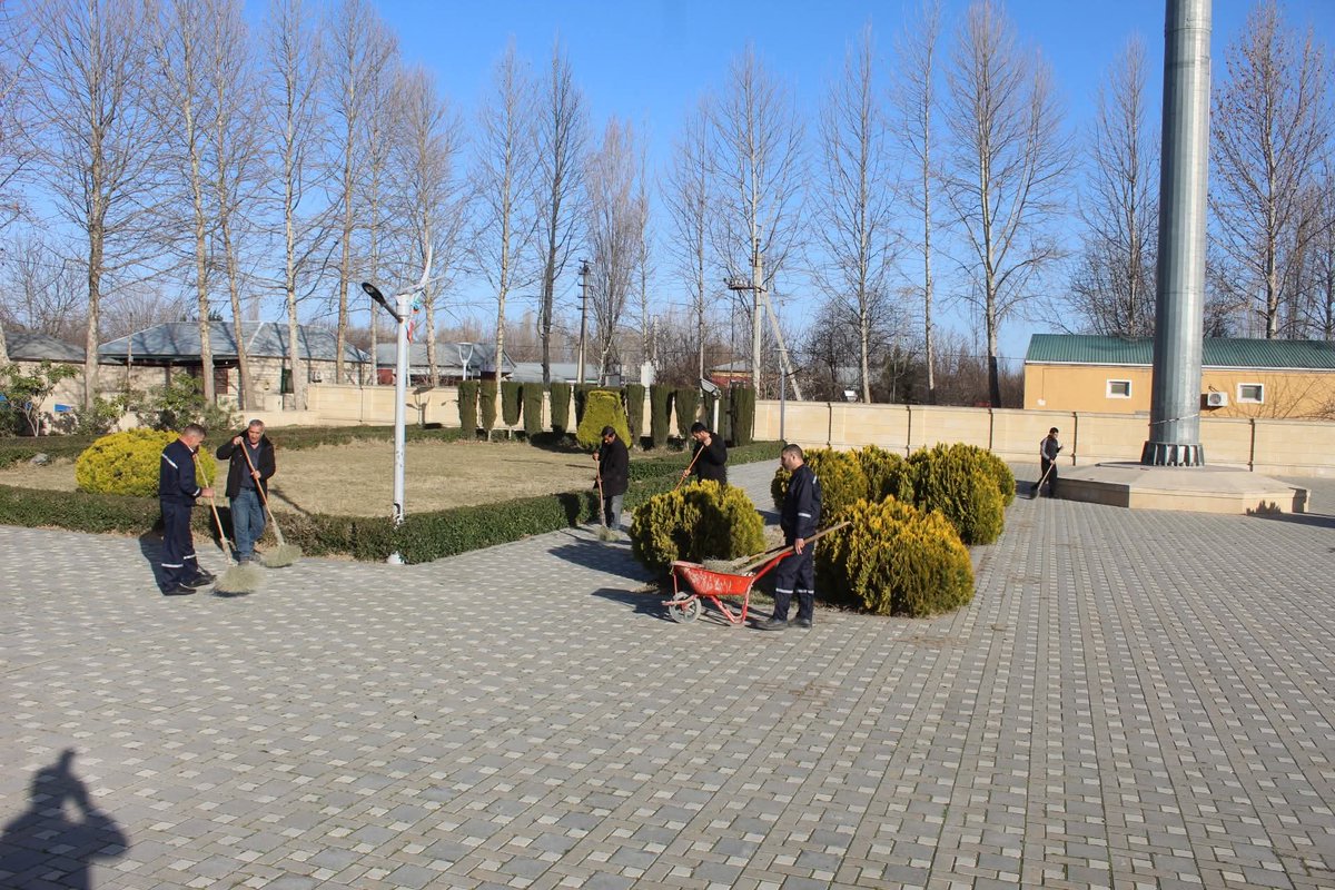 "Şəhərsalma və Memarlıq İli" çərçivəsində ətraf mühitin qorunması məqsədilə Xocavənd qəsəbəsində  sanitar vəziyyətinin yaxşılaşdırılması, küçələrin səliqə-sahmanının qorunması istiqamətində abadlıq və təmizlik işləri ardıcıl şəkildə davam etdirilir.