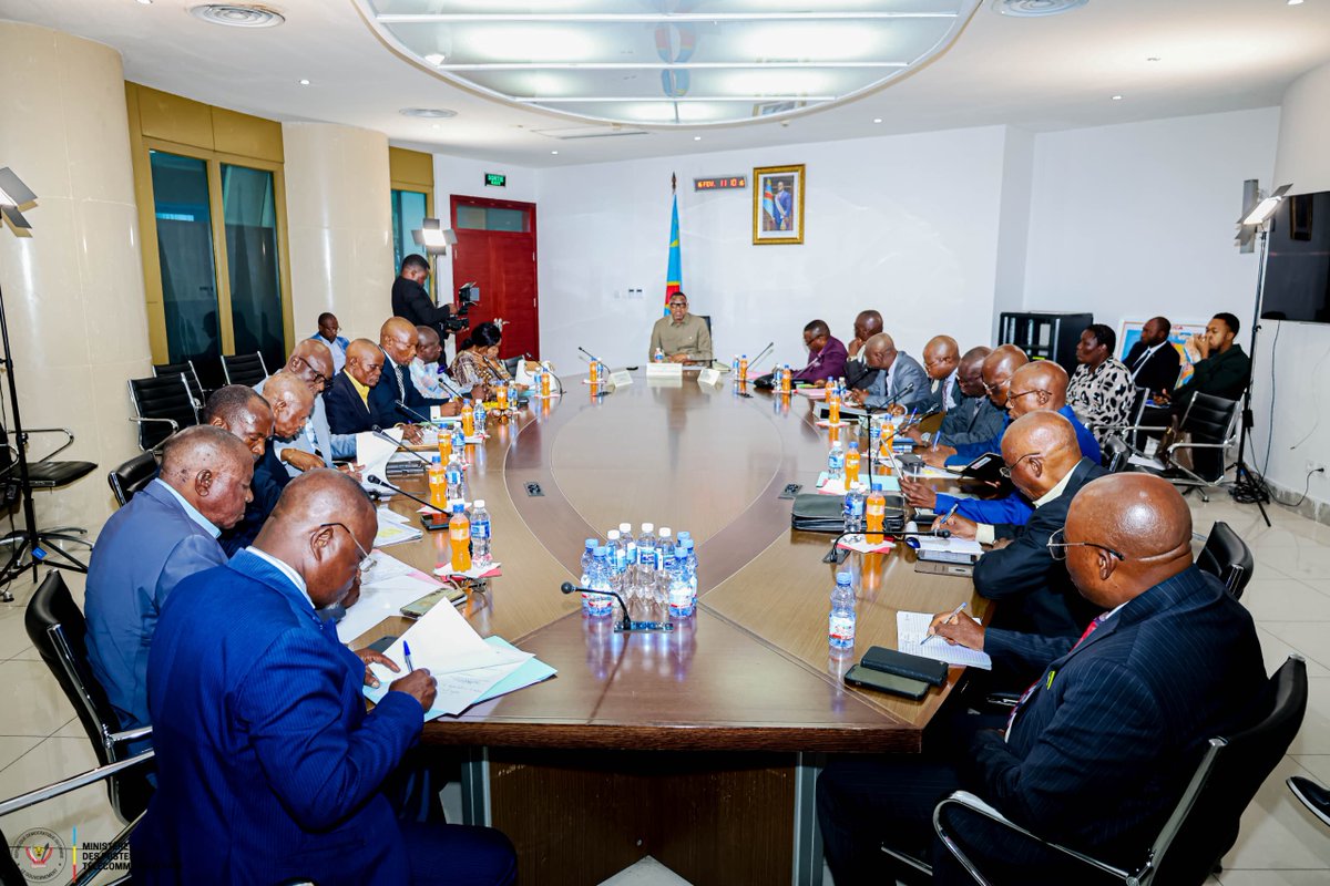 Ministère des Postes et Télécommunications tweet media