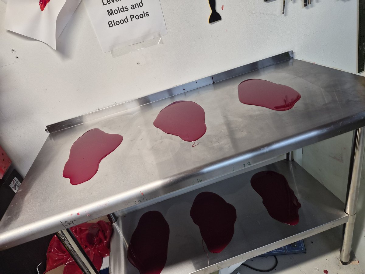 raptorprops's tweet image. Its Bloodday 🩸 love mixing up all the different blood tones 😊 

#raptorprops #fakeblood ##sfxartist #seattlesfx #bloodmats