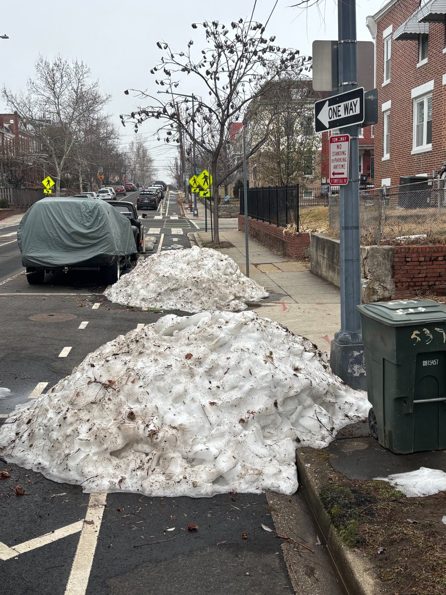 whiteknuckled's tweet photo. DDOT Director Sharon Kershbaum admits in today's council hearing: "We did decide to pull the plug" on clearing cycletracks. Just incredible stuff. @DDOTDC is done clearing them and they're "resigned to the fact" that "we did what we could." Meanwhile... https://t.co/5x8HIFWKjR