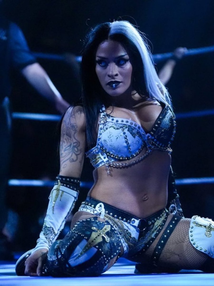 Zelina Vega 🔥and sexier 😍
