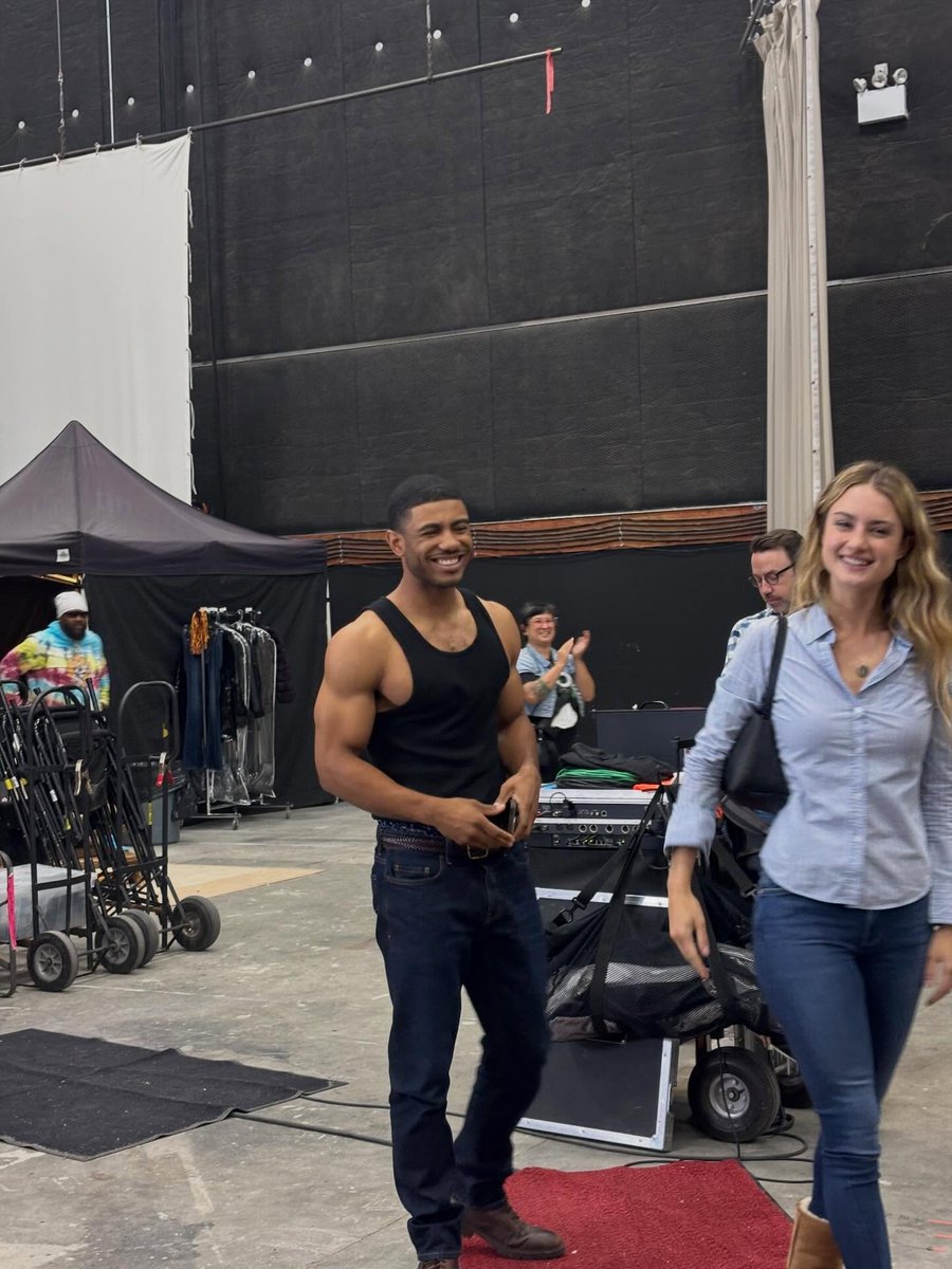 hulutellmelies's tweet image. Branden Cook is hot!

#TellMeLies #Season3