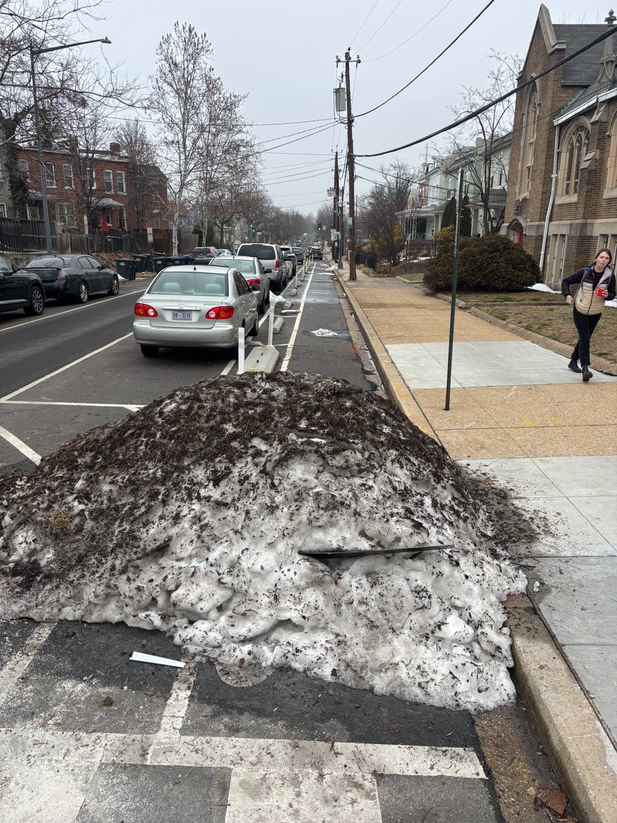 whiteknuckled's tweet photo. DDOT Director Sharon Kershbaum admits in today's council hearing: "We did decide to pull the plug" on clearing cycletracks. Just incredible stuff. @DDOTDC is done clearing them and they're "resigned to the fact" that "we did what we could." Meanwhile... https://t.co/5x8HIFWKjR