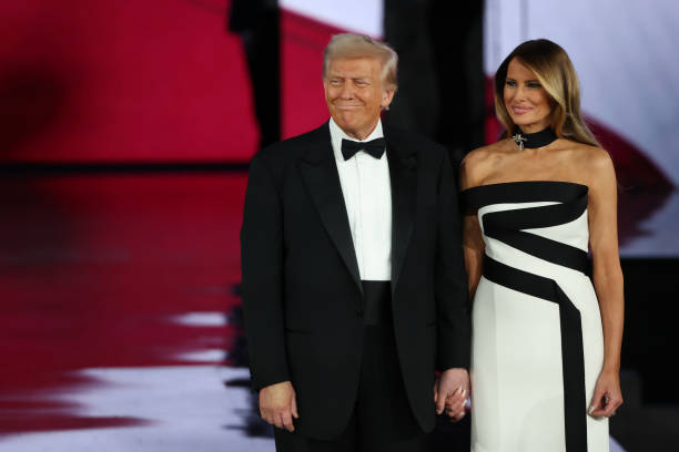 OnlyMelaniaTR's tweet image. First Lady Melania Trump’s 2025 Inaugural Gown to be Showcased in First Ladies Gallery at the Smithsonian.

First Lady #MelaniaTrump will deliver remarks following the presentation of her 2025 inaugural ball gown to the Smithsonian National Museum of American History (Friday 20,