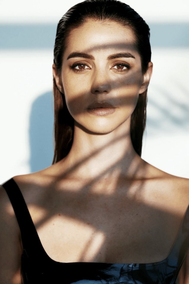 Malin. (parody) (@mclinakermcn) on Twitter photo 