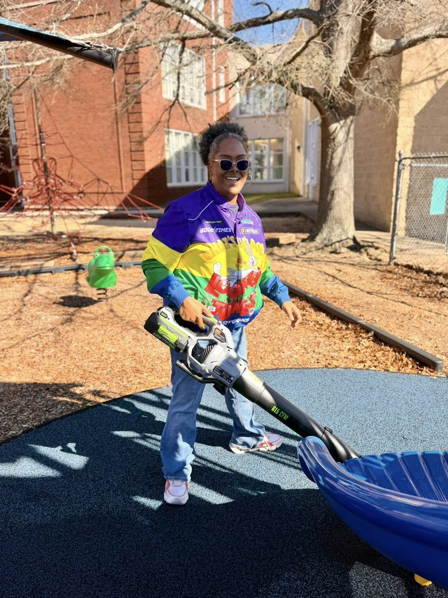 Huge THANK YOU to the amazing volunteers from Legacy Community Federal Credit Union 💙 for serving on Presidents Day at our Little School cleanup &amp; cabinet build! 🧹🔨

Your leadership, teamwork, and heart for service made a lasting impact! 🙌 

#Grateful #CommunityStrong