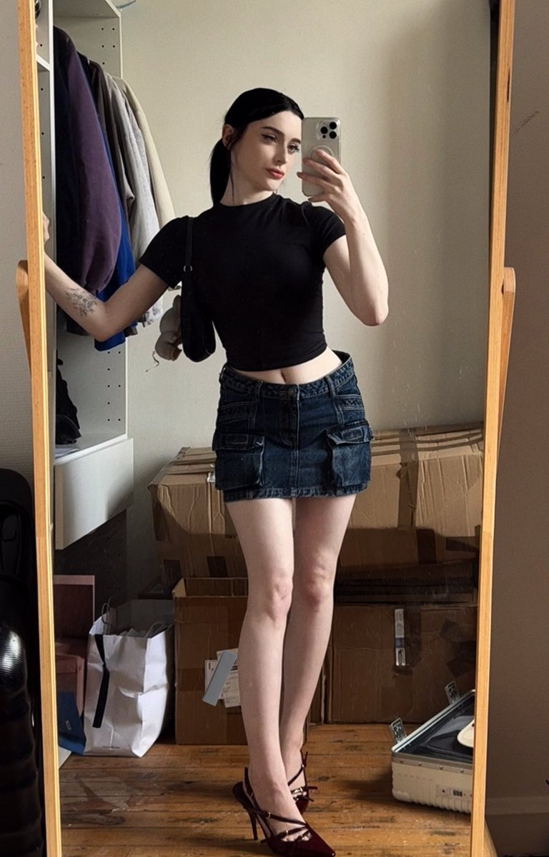 Satakara69's tweet photo. league girls are so pretty🥰 https://t.co/PbsfCzzWtt