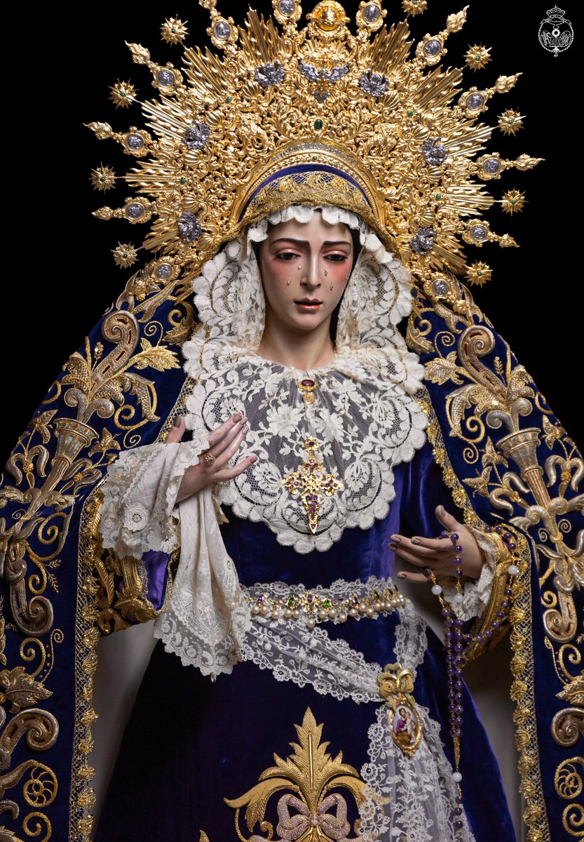 Así luce Nuestro Padre Jesús de la Redención en el Beso de Judas en el altar mayor del templo para el inicio de la Cuaresma y el Solemne Quinario que esta Real e Ilustre Hermandad celebrará en su honor la próxima semana.

Viste túnica lisa de terciopelo buganvilla y mantolín de