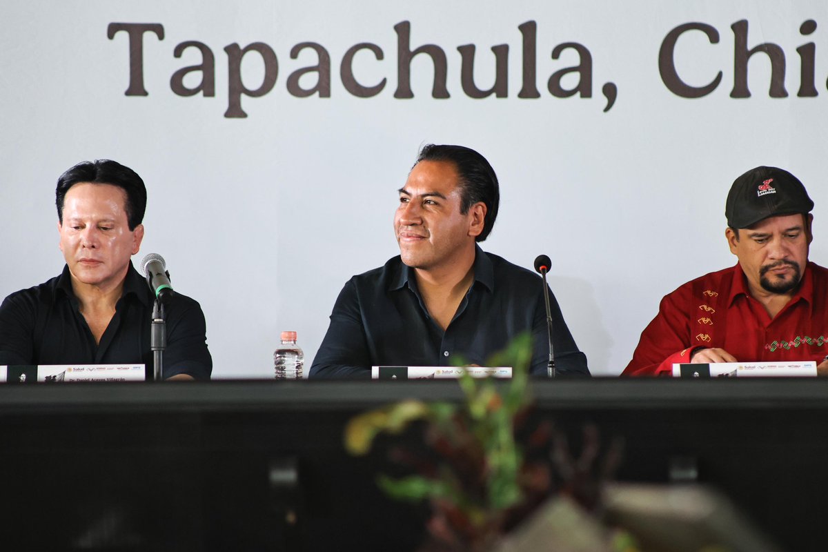ramirezlalo_'s tweet photo. En Tapachula, llevamos a cabo la Reunión de Políticas de Salud y Movilidad Humana Zona Sur. En Chiapas tenemos un compromiso con las personas en contexto de movilidad, por lo que implementamos acciones para fortalecer el tema social y de salud. Estamos trabajando de manera muy coordinada con el gobierno federal, y por ello nos alineamos a las políticas humanistas de nuestra presidenta Claudia Sheinbaum Pardo. Para el gobierno de la Nueva ERA, son prioritarios los trabajos que hacemos en la Frontera Sur en beneficio de las personas en movilidad.