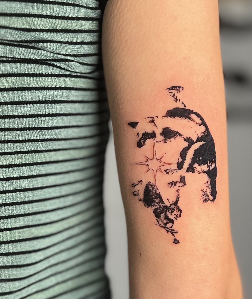 got a cool ass hds tattoo, no i'm not regretting it get out of my house🧘🏻‍♀️