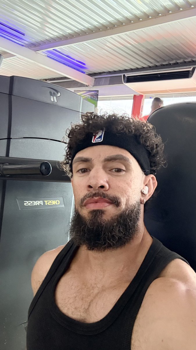 Bora buscar o balde .