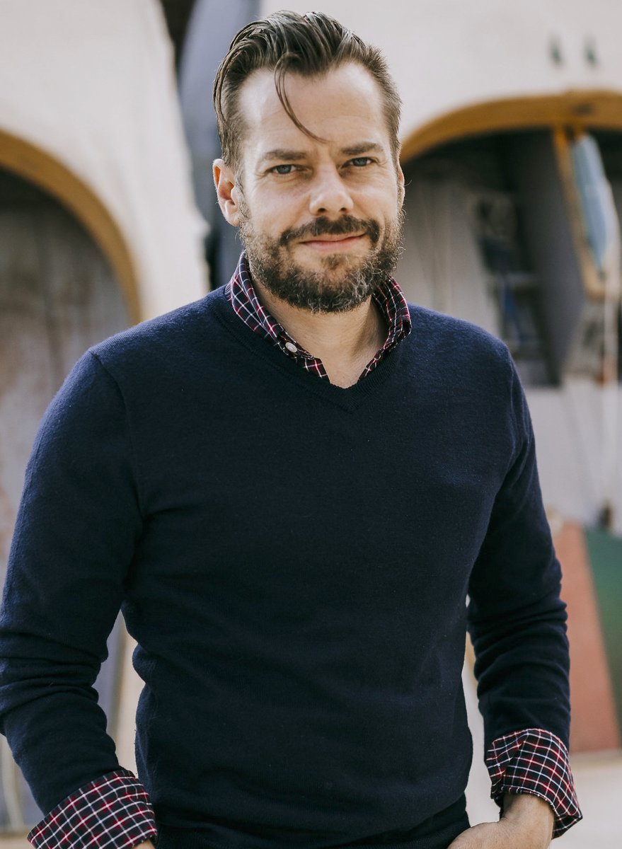 2911 Media tweet media