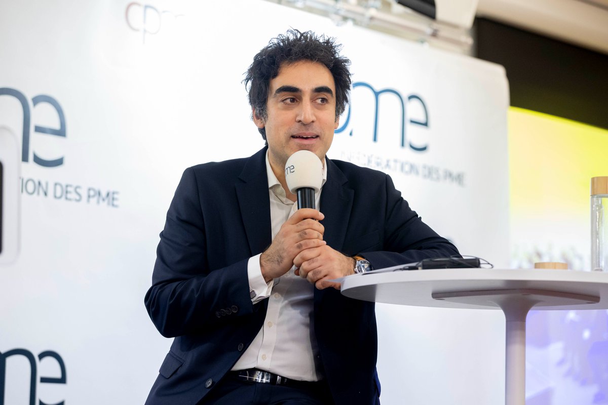 CPMEnationale's tweet image. Aujourd'hui @AmirRT a reçu le ministre @JPFarandou  au Comité dir. confédéral #CPME pour échanger sur la directive transparence salariale. 
Objectif partagé de renforcer l'égalité salariale mais sa mise en oeuvre ne doit pas générer complexité et insécurité pour les #PME