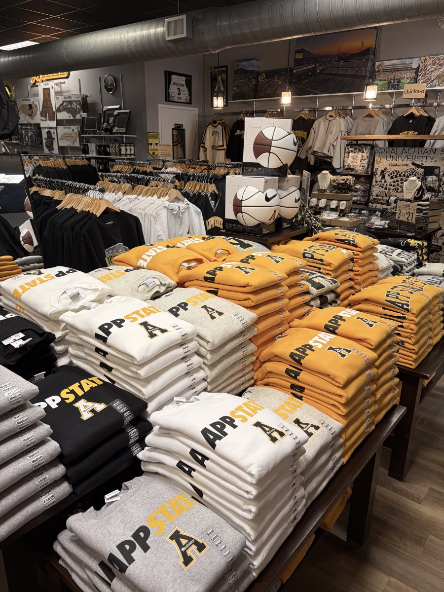 AlumniHallAppSt's tweet photo. Need something to wear to the Holmes Center tomorrow? Stop in and see us! 🏀 https://t.co/sy0Yaw4GdT