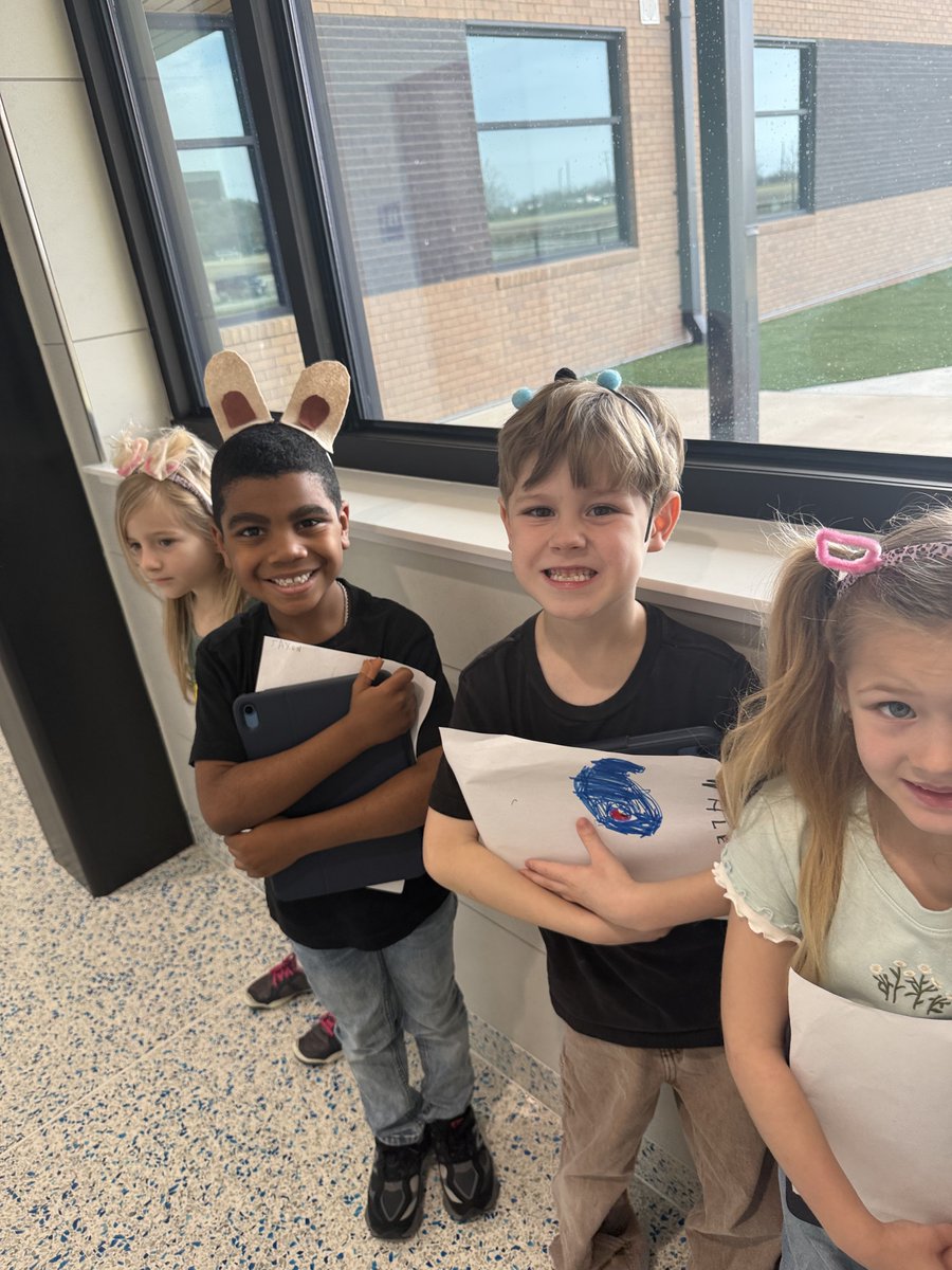PHEmisd's tweet photo. Mrs. Phillips’ class created animal ears in STEM class today. They have been researching animal traits this month. https://t.co/9Snhz5xOyW