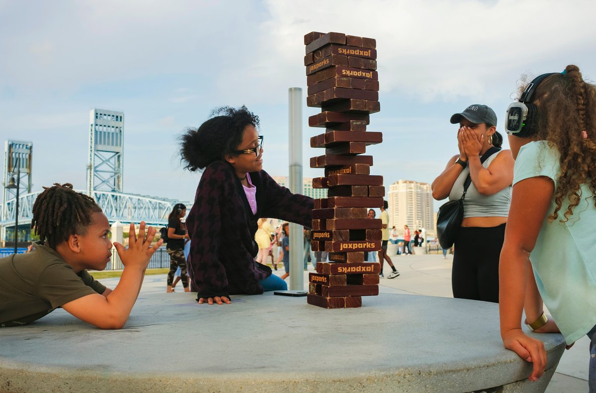 DTJax's tweet photo. Tomorrow! Third Thursday Sip & Stroll Presented by @PNCBank returns February 19th to the Southbank Riverwalk 🌊🍷

Sip from on-site bars, grab dinner from food truck favorites and enjoy live music by Pivotal Ascension and @NICKFRESH as you stroll the riverwalk at sunset ⭐🌇 

Plus, hop aboard Jax Yacht Charter for a drink and top-deck views ⚓

Visit https://t.co/KqbVVWBeVo for more info and full programming details.

This event is free to attend. Food and drinks are available for purchase on site. Guests are invited to bring picnic blankets, lawn chairs and keep dogs on leashes.

Sip & Stroll is Presented by @PNCBank in Partnership with the Downtown Investment Authority.

📸: Cre8Jax