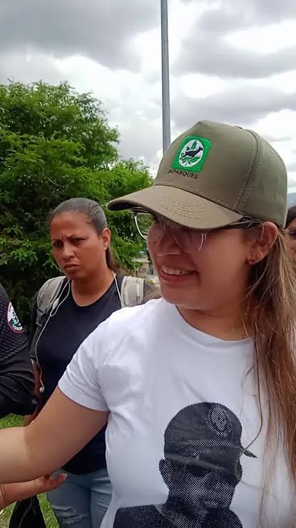 Juanegron's tweet photo. 🇻🇪 ÚLTIMA HORA | Desde que Rosinés Chávez fue designada al frente de INPARQUES, no han dejado de multiplicarse las denuncias sobre deterioro, contaminación y descontrol en varios parques nacionales.

Nuestros espacios naturales no pueden seguir pagando el precio de la ineficiencia.

¿Qué podemos esperar de la hija de la “mortadela intergaláctica”?