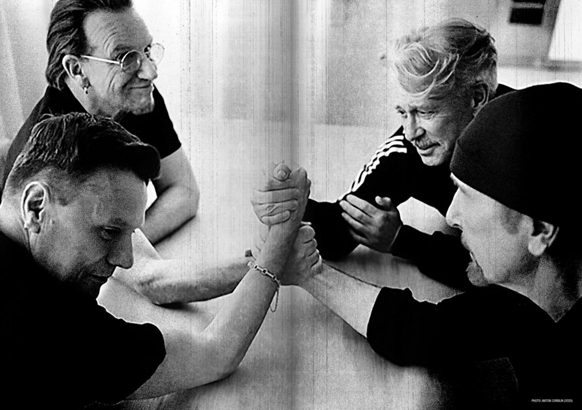 Han vuelto, la mejor banda de todos los tiempos #U2 

Bono, Larry, Adam, The Edge ❤️

#U2DaysOfAshEP

📷 Anton Corbijn

Toda la info: u2valencia.com/web/ultimas-no…