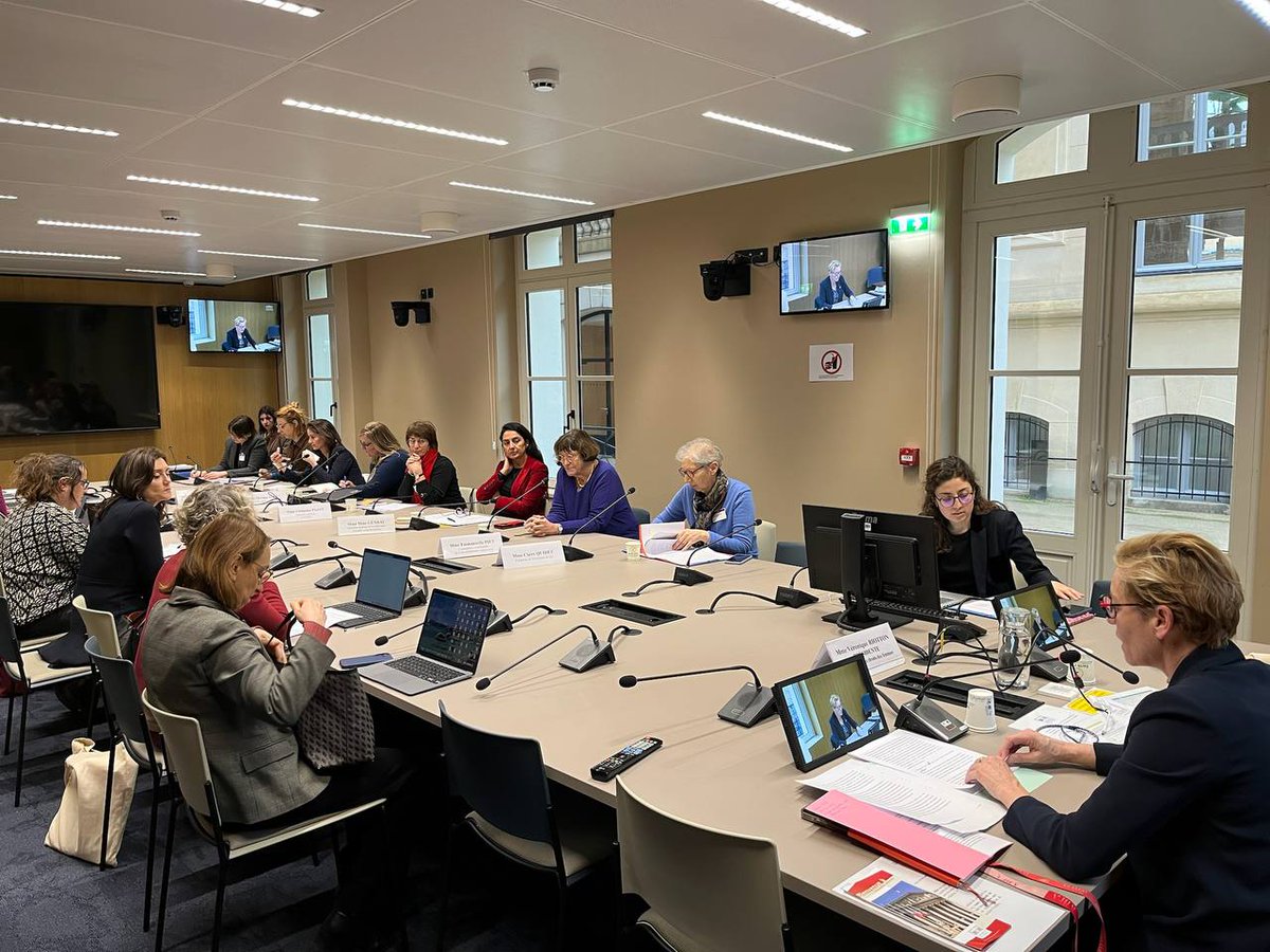 Véronique Riotton tweet media