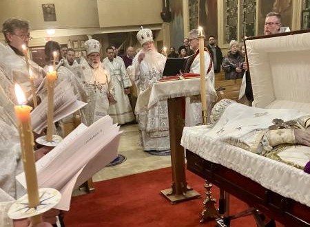 ocaorg's tweet photo. His Beatitude Metropolitan Tikhon Presides at Funeral of Bishop Seraphim (Sigrist)
https://t.co/AAS83VW0dd
#ocainmemoriam #inmemoriam https://t.co/XBqkeeXmNL