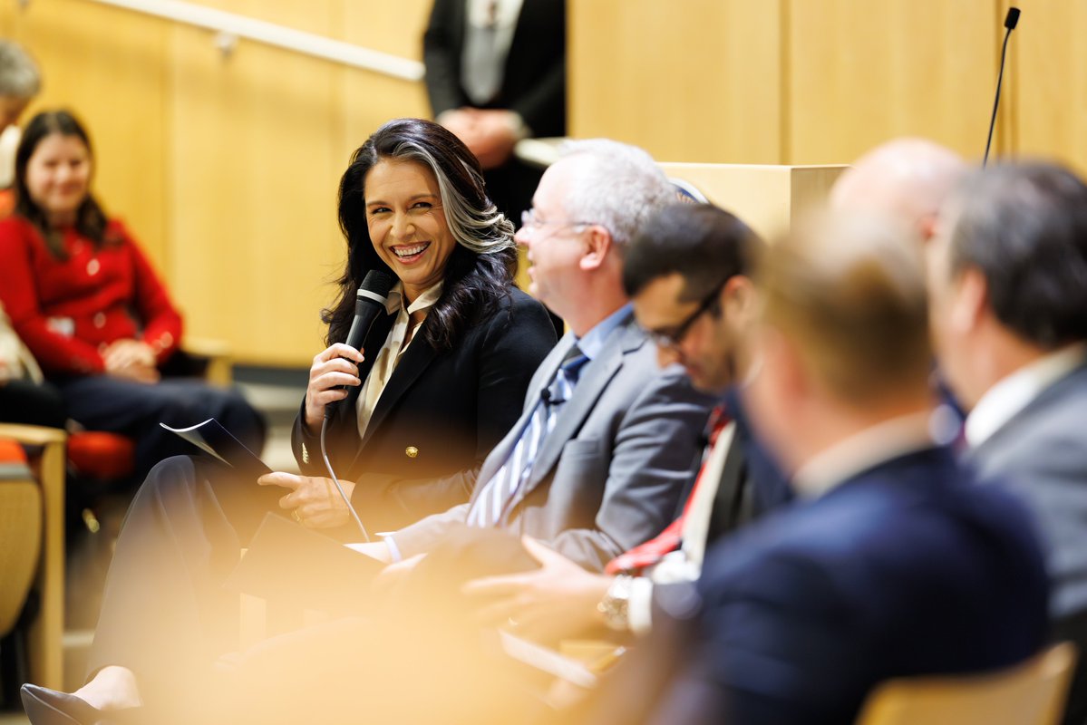DNIGabbard's tweet image. Last week, I had the privilege of sitting down with @ODNIgov leaders and teammates during our leadership town hall series. I always enjoy and appreciate these opportunities to share updates and ensure mission clarity, answer questions and receive feedback from the team, making