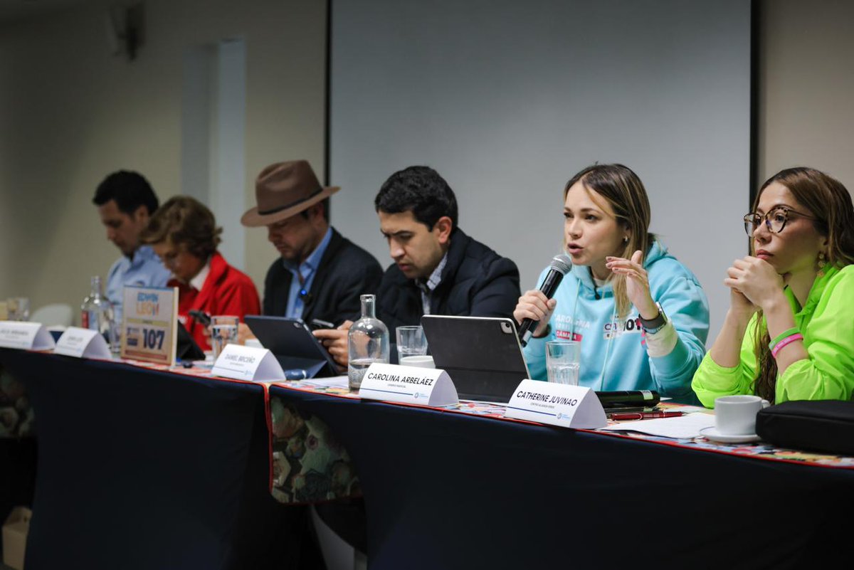 ProbogotaRegion's tweet photo. ¿Cuáles deben ser las prioridades del próximo Congreso en materia de seguridad?

​🚨 El diagnóstico de seguridad en el país es alarmante.
​📉 El secuestro ha crecido un 192% entre 2022 y 2025.
📉 La extorsión aumentó un 24%, afectando directamente la productividad y el comercio.

Desde el Comité Intergremial de Bogotá y Cundinamarca y @ProBogota abrimos el diálogo con candidatos al Congreso. 🧵👇