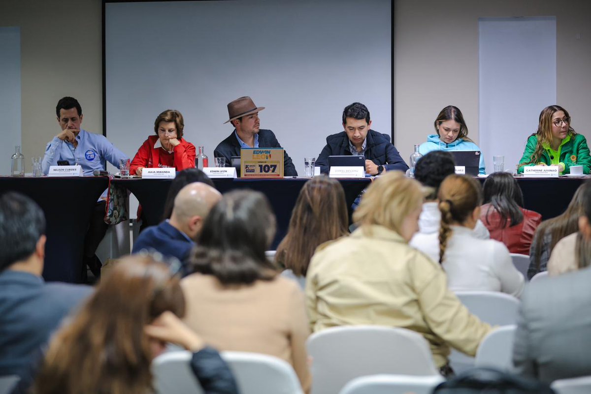 ¿Cuáles deben ser las prioridades del próximo Congreso en materia de seguridad?

​🚨 El diagnóstico de seguridad en el país es alarmante.
​📉 El secuestro ha crecido un 192% entre 2022 y 2025.
📉 La extorsión aumentó un 24%, afectando directamente la productividad y el comercio.