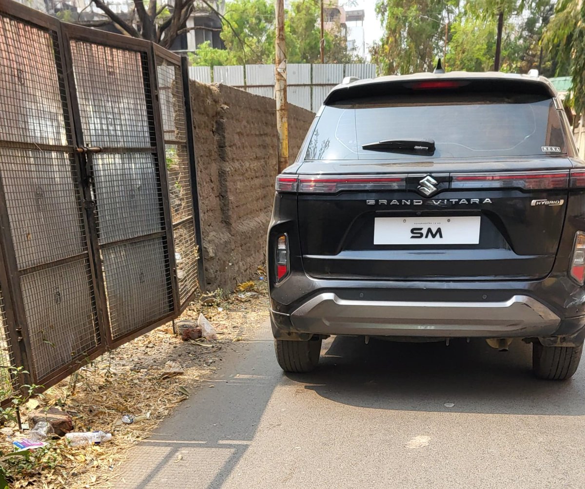 NikhilIngulkar's tweet photo. @PuneTrafficCity @DGPMaharashtra @PuneCityPolice   please take cognizance and let us know if this is permitted https://t.co/xmNqR4zw9C