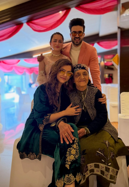 rubina_sanaya's tweet photo. Check out Rubina's new Insta post for more pictures.

Insta Link: https://t.co/BaNcTjEzX8

#RubinaDilaik #RubiHolics https://t.co/lmMGogWCsC