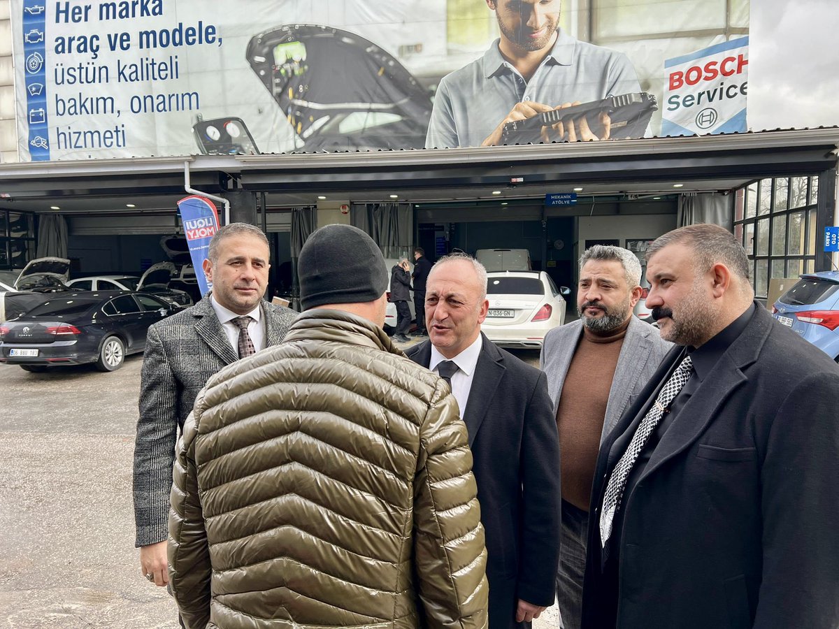 Milletimiz için varız, milletimizle varız.

Yenimahalle Başkent Sanayi Sitesi’nin çalışkan ve misafirperver esnaflarını ziyaret ettik.

Komşularımızın Ramazan-ı Şerifesi’ni tebrik ederek, Genel Başkanımız Devlet Bahçeli Bey’in selamlarını ilettik. 

Ankara İl Başkan Yardımcımız