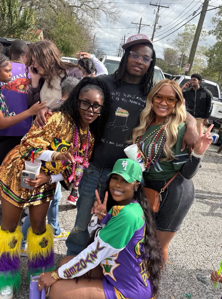 loveee_laaaaay's tweet photo. #LOUISIANA #MardiGras2026 #DATBOOTππππ https://t.co/1tNJPtfUKj
