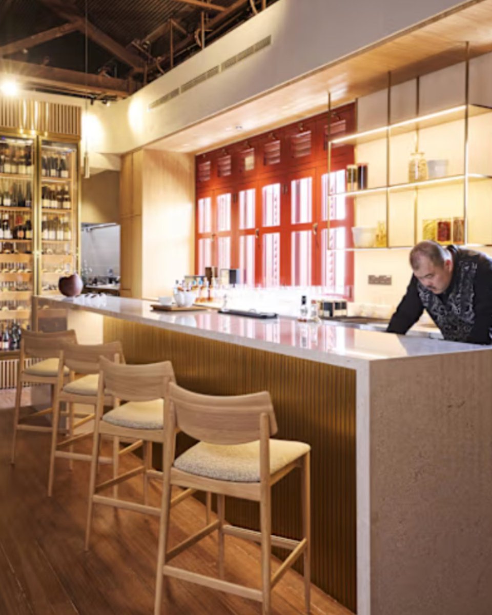endetail_llc's tweet photo. A first look inside Loca Niru, where fine dining meets living history in Singapore.
Learn more about this new restaurant at https://t.co/E9q8lNdGrd.
#restaurantdesigns #timelessdesigns #singaporerestaurants https://t.co/l2fEmrTH9m