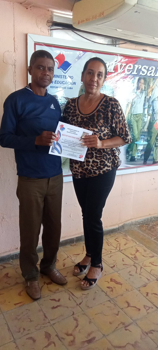 EducacionIJ's tweet photo. Cierra el Balance 2025 con reconocimientos a niveles educativos y departamentos por destacarse en el cumplimiento de los  "Indicadores y Procesos del sector Educacional."
@EducacionIJ .
@CubaMined .
@SentirPinero1 .
@EnaReyesTorre .
#PorUnaEducacionDeCalidad.
#Felicitaciones. https://t.co/XDWIQUJ8ku