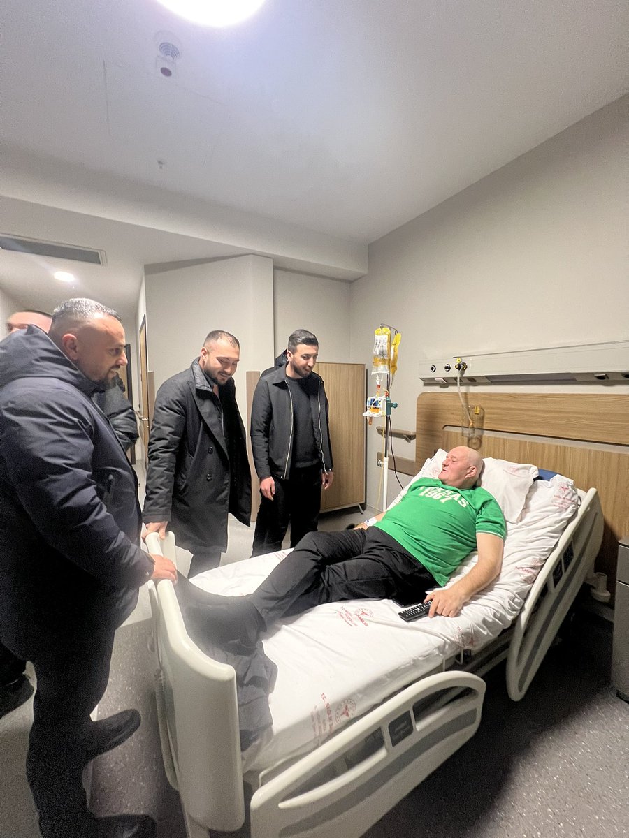 Selim Kurtulan ağabeyimizi hastanede ziyaret ederek yanımızda olan Eskişehirspor taraftar grubu Nefer’e yürekten teşekkür ederiz.