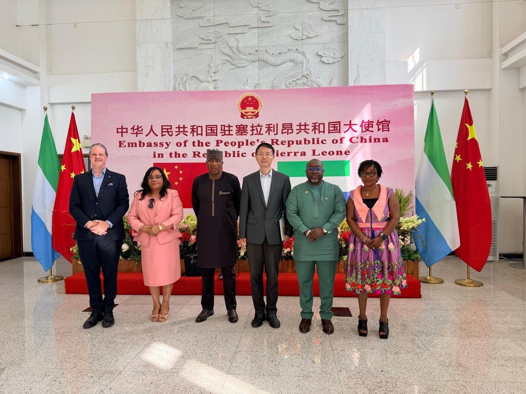 UNDPSierraLeone's tweet image. #RECAP | Building stronger partnerships for the future.

Last week, #UNDP RR @FredAmpiah &amp;amp; DRR Kevin Petrini engaged with the China Embassy and the Foreign Service Academy to advance a tripartite partnership to strengthen the Academy as a centre of excellence. 

The collaboration