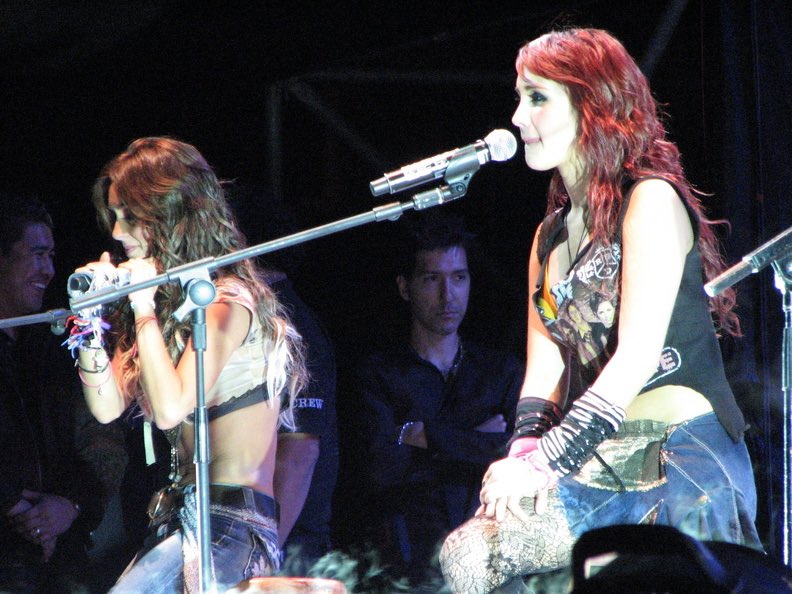🔙 18/02/2007 | Dulce María com o RBD fazendo um show em Viña Del Mar, Chile, com a Tour Generación. 💜

➢ <a href="/DulceMaria/">Dulce Maria</a>