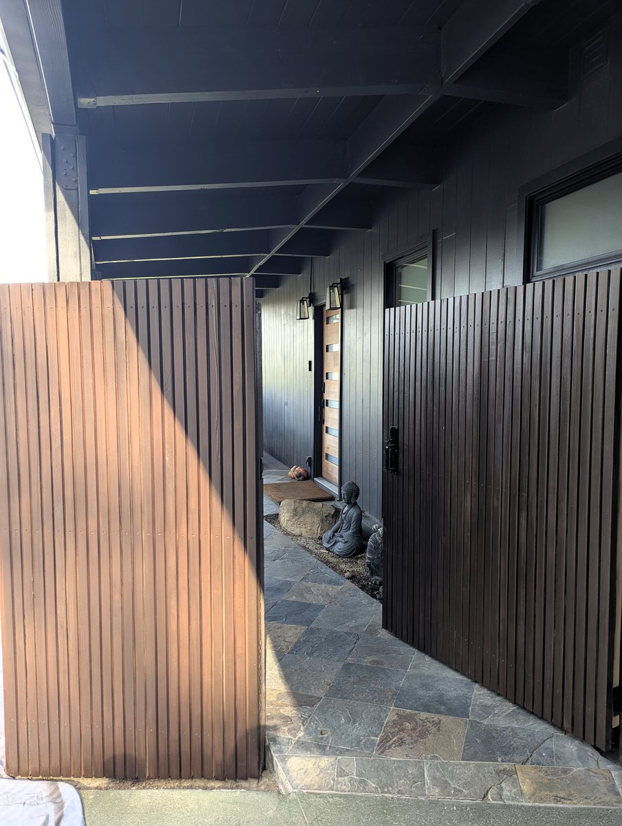 Let a beautiful entrance welcome you home. 🏡✨ We specialize in custom gates and fencing that blend security with modern style. Precision-built, veteran-owned, and always on time.
CSL #907689
#YourDeckBuilder #LosAngeles #VeteranOwned #CurbAppeal #ModernHome